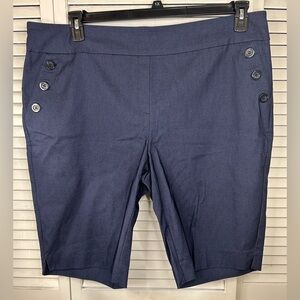 Avenue Navy Button-Detail Women’s Shorts Size 20